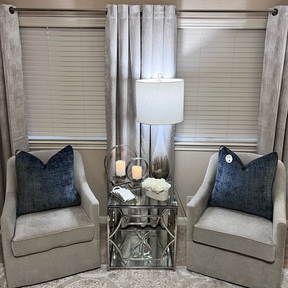 1-NWT CALLISTO HOME VELVET WEAVE DESIGN DECORATIVE PILLOWS (Read description) - Picture 3 of 17